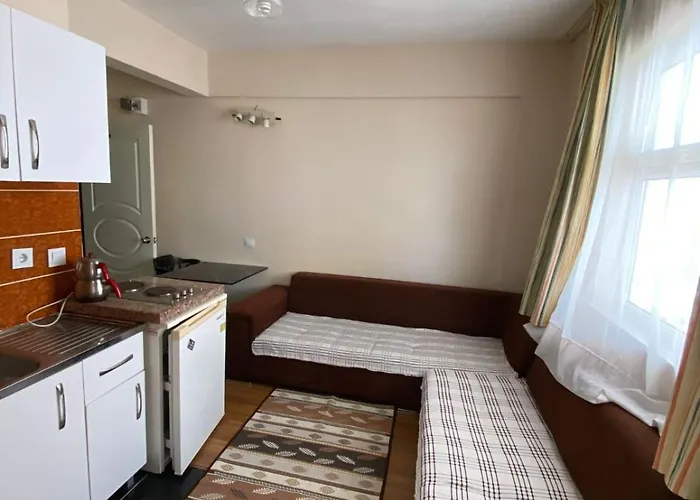 לינה וארוחת בוקר Oezmert אנטליה