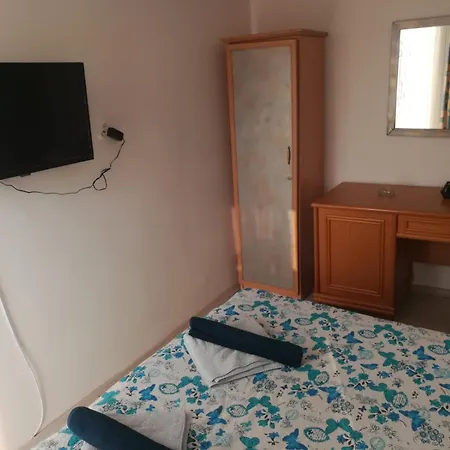 Oezmert فندق مبيت وإفطار
