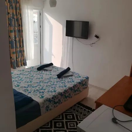 Oezmert B&B 안탈리아